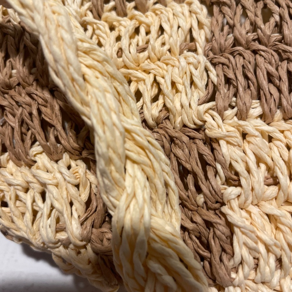 NWT Lu&Elle Woven Tan and Cream Sun-drift Tassel Bucket Bag - Picture 8 of 12